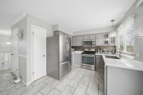 Tiny photo for 2421 Royal Drive #1, Lombard, IL 60148 (MLS # 12577275)