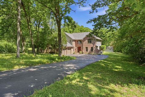 Photo of 26792 W LAKEVIEW Drive S, Lake Barrington, IL 60084 (MLS # 12693521)