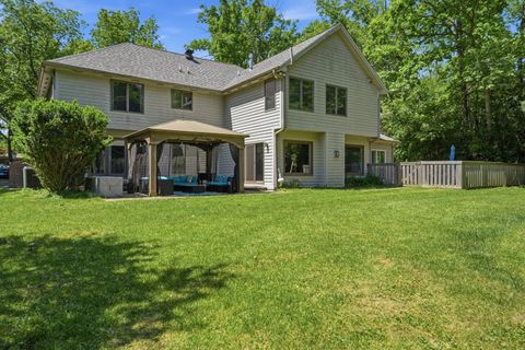 Tiny photo for 26792 W LAKEVIEW Drive S, Lake Barrington, IL 60084 (MLS # 12693521)
