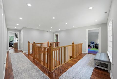 Tiny photo for 26792 W LAKEVIEW Drive S, Lake Barrington, IL 60084 (MLS # 12693521)
