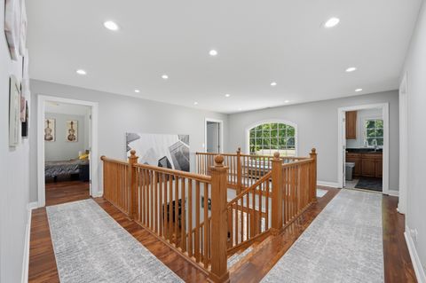 Tiny photo for 26792 W LAKEVIEW Drive S, Lake Barrington, IL 60084 (MLS # 12693521)