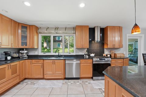 Tiny photo for 26792 W LAKEVIEW Drive S, Lake Barrington, IL 60084 (MLS # 12693521)