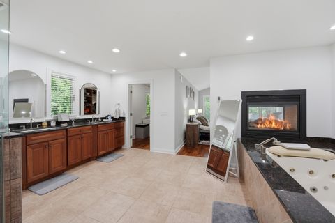 Tiny photo for 26792 W LAKEVIEW Drive S, Lake Barrington, IL 60084 (MLS # 12693521)