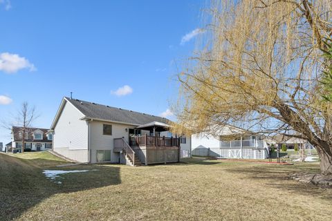 Tiny photo for 1716 Conor Court, Clinton, IA 52732 (MLS # 12597366)