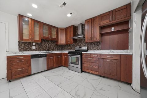 Tiny photo for 1182 Cove Drive #152A, Prospect Heights, IL 60070 (MLS # 12490026)