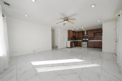 Tiny photo for 1182 Cove Drive #152A, Prospect Heights, IL 60070 (MLS # 12490026)