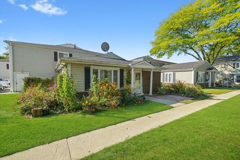Tiny photo for 1182 Cove Drive #152A, Prospect Heights, IL 60070 (MLS # 12490026)