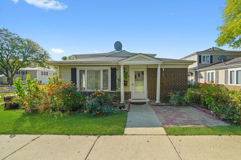 Photo of 1182 Cove Drive #152A, Prospect Heights, IL 60070 (MLS # 12490026)