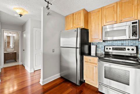 Tiny photo for 33 W Delaware Place #17H, Chicago, IL 60610 (MLS # 12606076)
