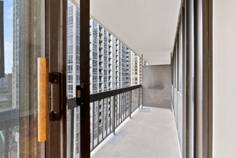 Tiny photo for 33 W Delaware Place #17H, Chicago, IL 60610 (MLS # 12606076)