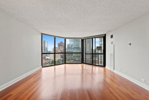 Tiny photo for 33 W Delaware Place #17H, Chicago, IL 60610 (MLS # 12606076)