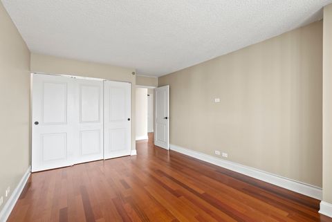Tiny photo for 33 W Delaware Place #17H, Chicago, IL 60610 (MLS # 12606076)