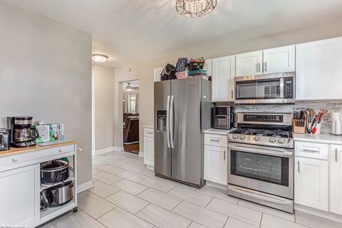 Tiny photo for 9255 Melvina Avenue, Oak Lawn, IL 60453 (MLS # 12619883)