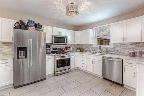 Tiny photo for 9255 Melvina Avenue, Oak Lawn, IL 60453 (MLS # 12619883)