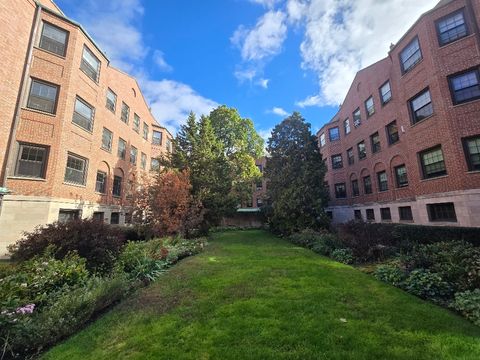 Tiny photo for 2505 Prairie Avenue #2K, Evanston, IL 60201 (MLS # 12580131)