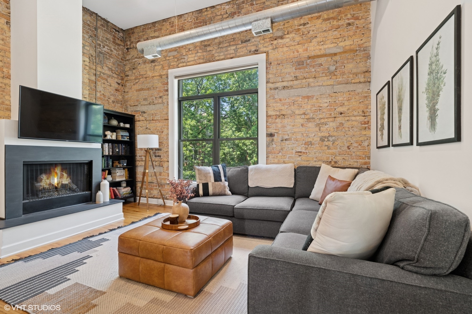 717 W Briar Place 3W