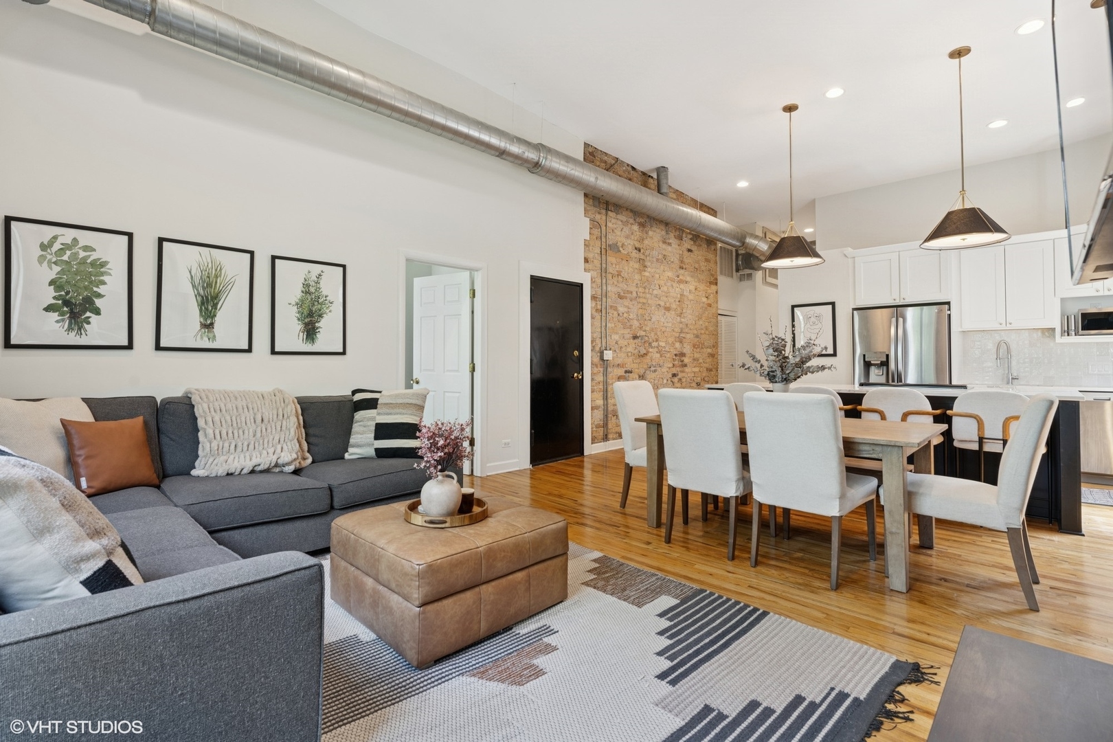 717 W Briar Place 3W