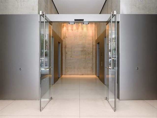 600 N Fairbanks Court 3003