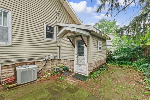 Tiny photo for 206 N Victor Street, Champaign, IL 61821 (MLS # 12658898)