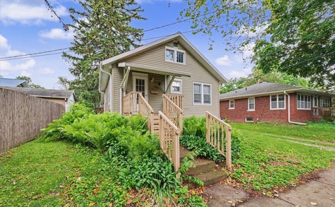 Photo of 206 N Victor Street, Champaign, IL 61821 (MLS # 12658898)