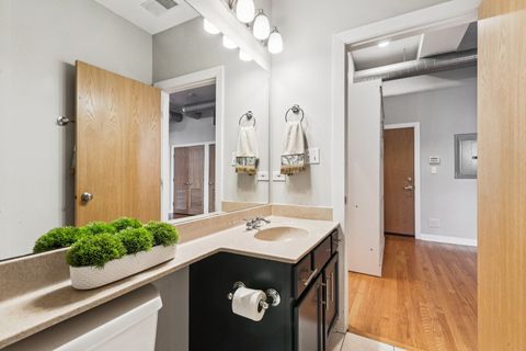 Tiny photo for 1738 W Belmont Avenue #1R, Chicago, IL 60657 (MLS # 12467858)