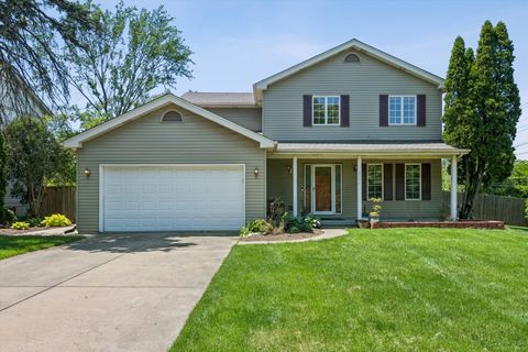 Photo of 2142 N Summit Street, Wheaton, IL 60187 (MLS # 12653406)