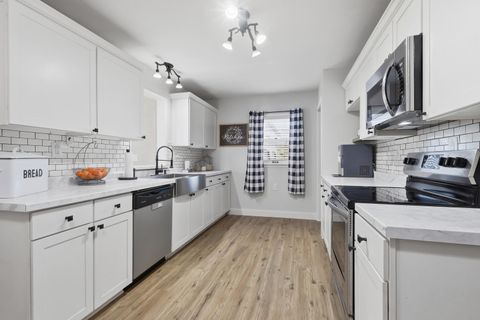 Tiny photo for 109 5th Avenue, Colona, IL 61241 (MLS # 12624210)