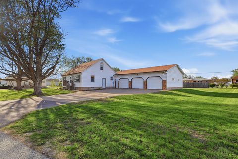 Tiny photo for 109 5th Avenue, Colona, IL 61241 (MLS # 12624210)