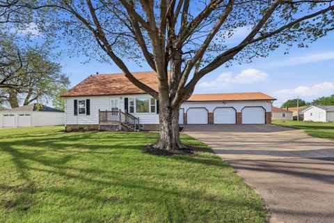 Tiny photo for 109 5th Avenue, Colona, IL 61241 (MLS # 12624210)