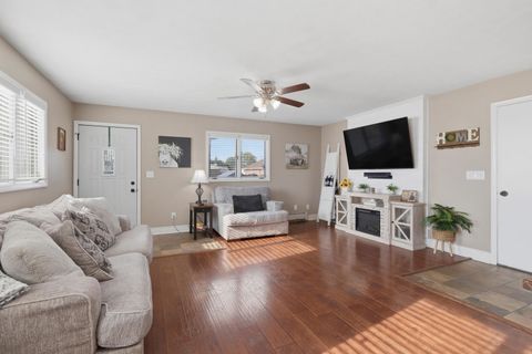 Tiny photo for 109 5th Avenue, Colona, IL 61241 (MLS # 12624210)