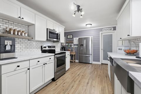 Tiny photo for 109 5th Avenue, Colona, IL 61241 (MLS # 12624210)