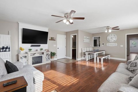 Tiny photo for 109 5th Avenue, Colona, IL 61241 (MLS # 12624210)