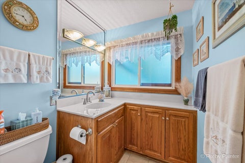 Tiny photo for 400 E Thacker Street, Hoffman Estates, IL 60169 (MLS # 12782870)