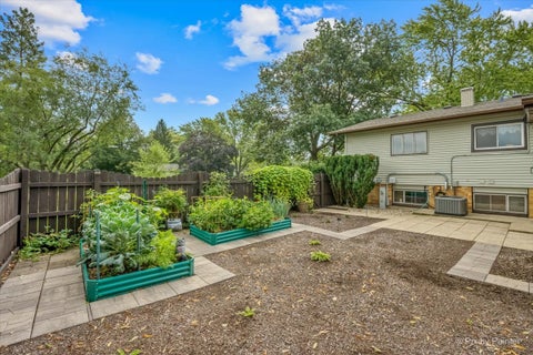 Tiny photo for 400 E Thacker Street, Hoffman Estates, IL 60169 (MLS # 12782870)