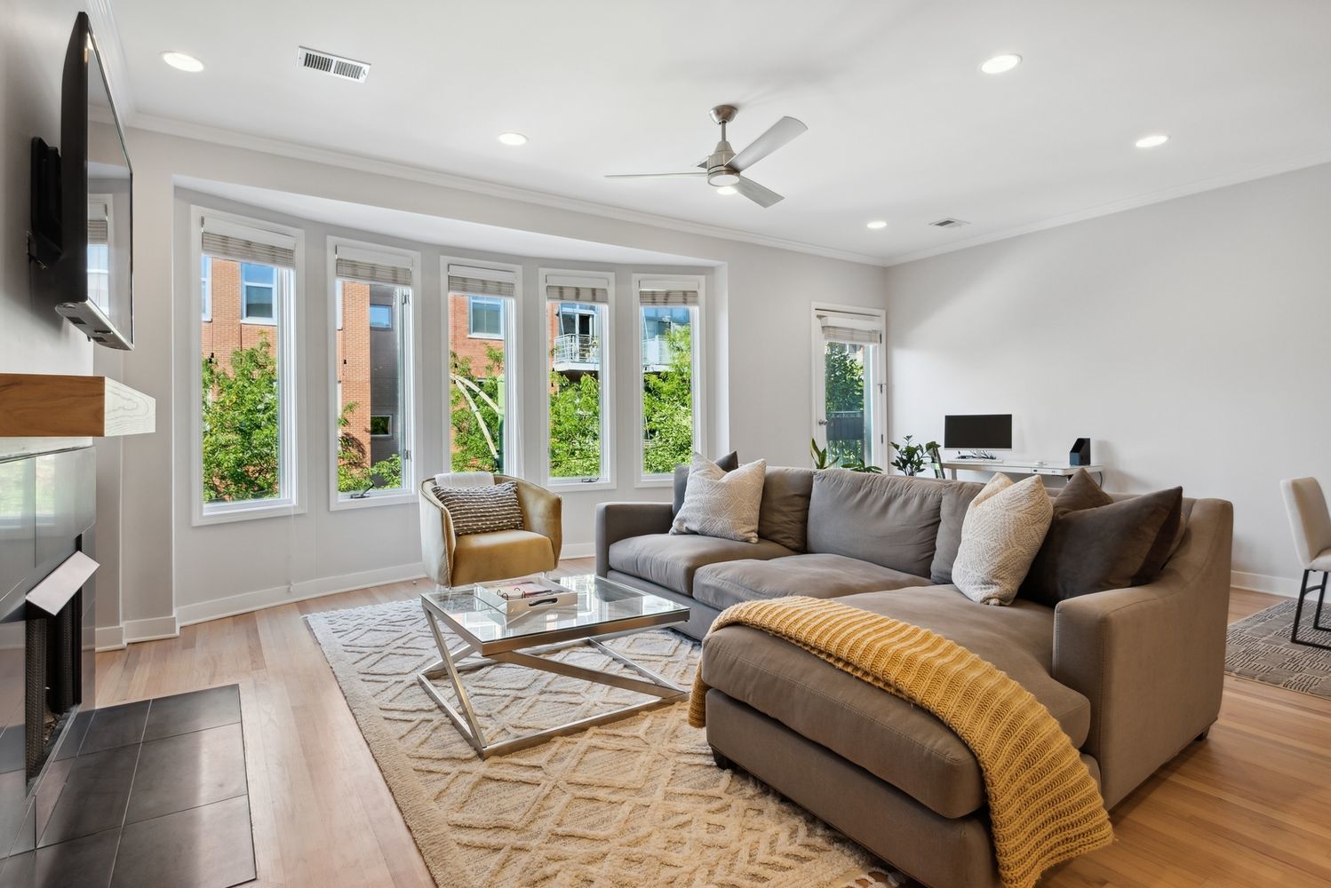 821 W Superior Street 3