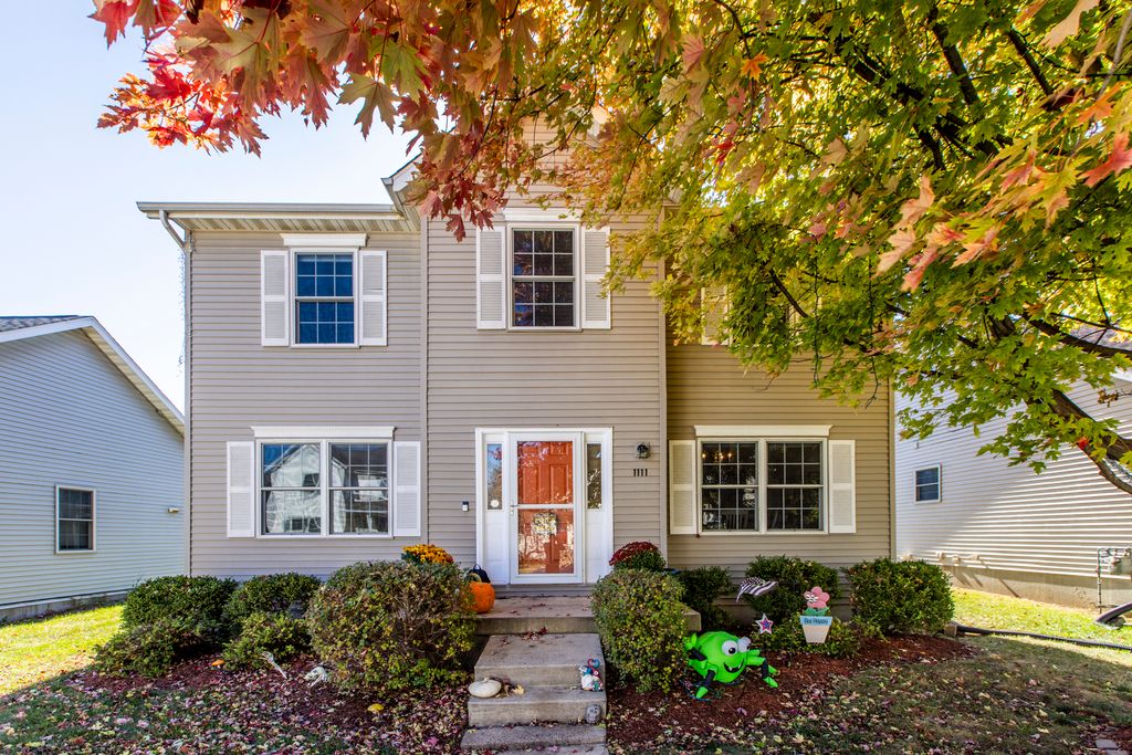 Photo for 1111 Chippewa Street, Normal, IL 61761 (MLS # 12502801)
