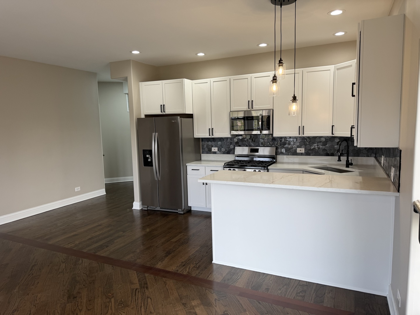 543 E 43rd Street 3W