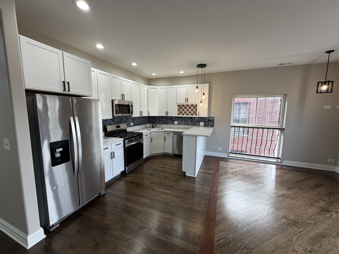 543 E 43rd Street 3W