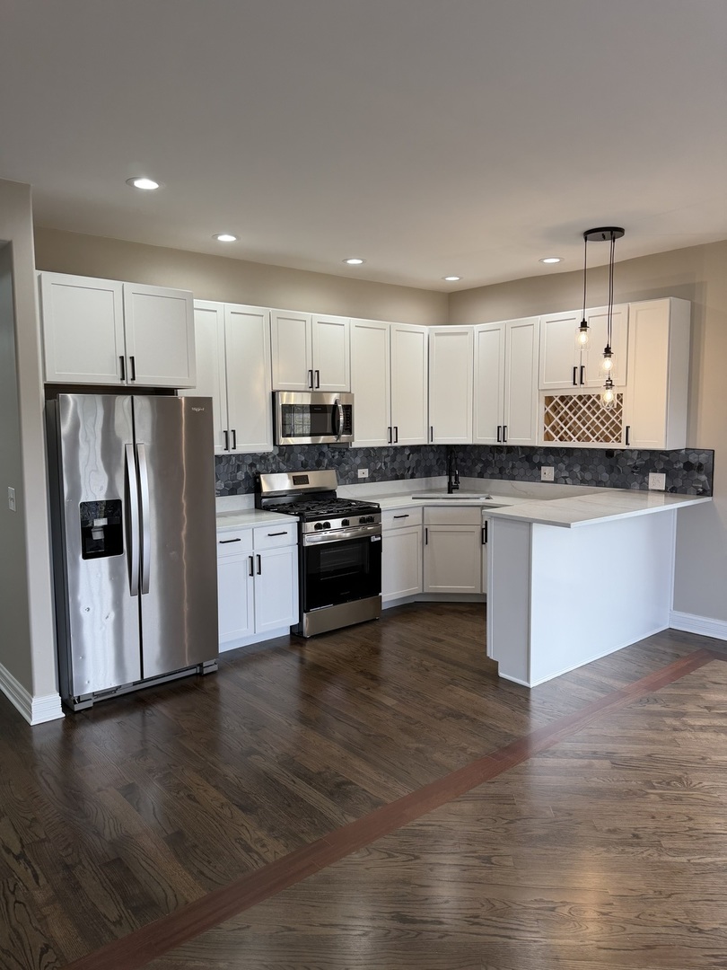 543 E 43rd Street 3W