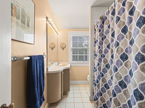 Tiny photo for 811 Paris Avenue, Rockford, IL 61107 (MLS # 12519134)