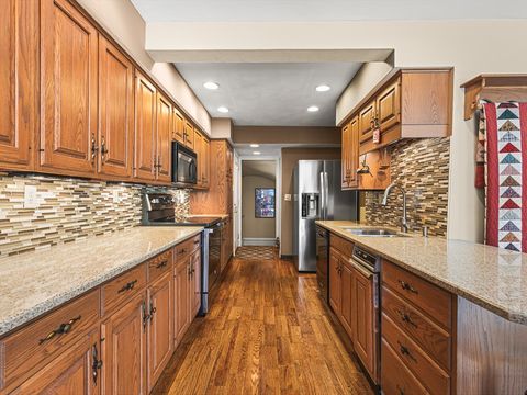 Tiny photo for 811 Paris Avenue, Rockford, IL 61107 (MLS # 12519134)