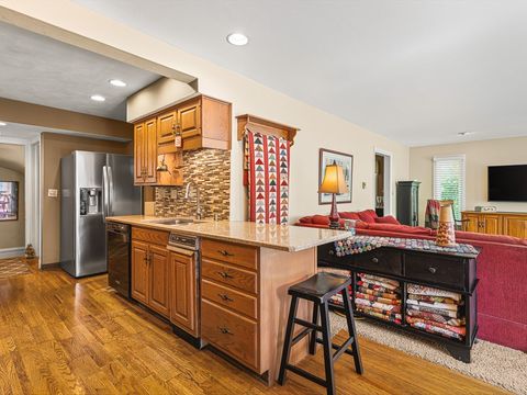 Tiny photo for 811 Paris Avenue, Rockford, IL 61107 (MLS # 12519134)