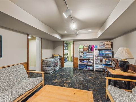 Tiny photo for 811 Paris Avenue, Rockford, IL 61107 (MLS # 12519134)