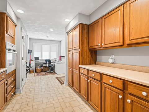 Tiny photo for 811 Paris Avenue, Rockford, IL 61107 (MLS # 12519134)