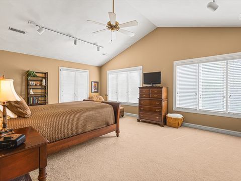 Tiny photo for 811 Paris Avenue, Rockford, IL 61107 (MLS # 12519134)