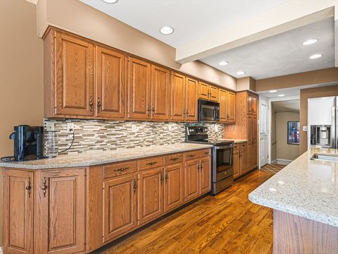 Tiny photo for 811 Paris Avenue, Rockford, IL 61107 (MLS # 12519134)