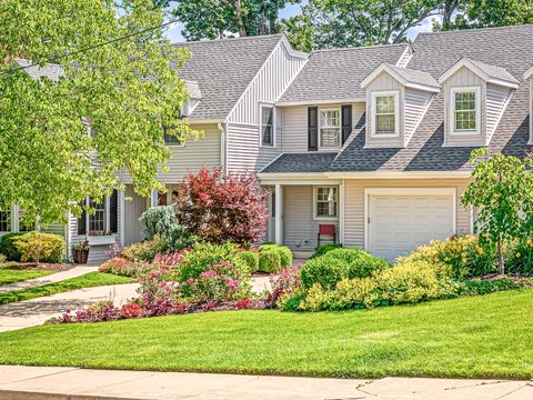 Tiny photo for 811 Paris Avenue, Rockford, IL 61107 (MLS # 12519134)