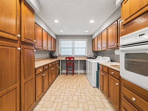 Tiny photo for 811 Paris Avenue, Rockford, IL 61107 (MLS # 12519134)