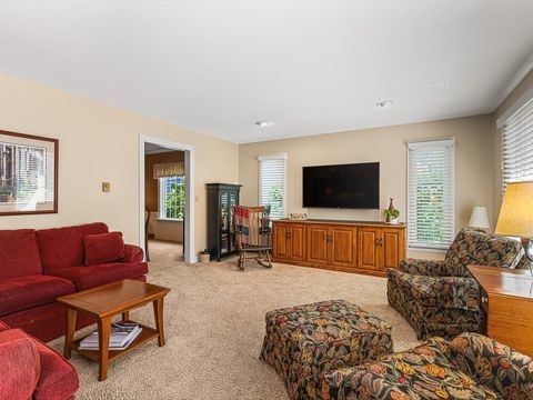 Tiny photo for 811 Paris Avenue, Rockford, IL 61107 (MLS # 12519134)