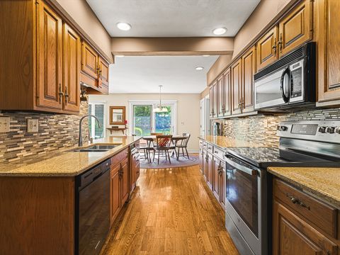 Tiny photo for 811 Paris Avenue, Rockford, IL 61107 (MLS # 12519134)